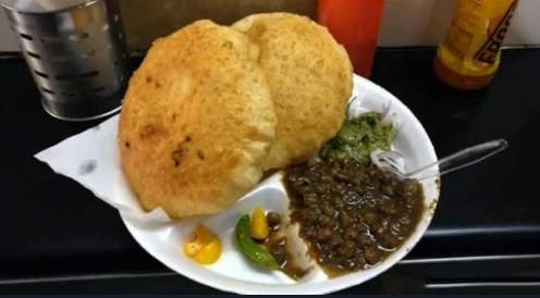 https://www.whatshot.in/delhi-ncr/shree-gopal-ji-chole-bhature-rohini-new-delhi-v-157797